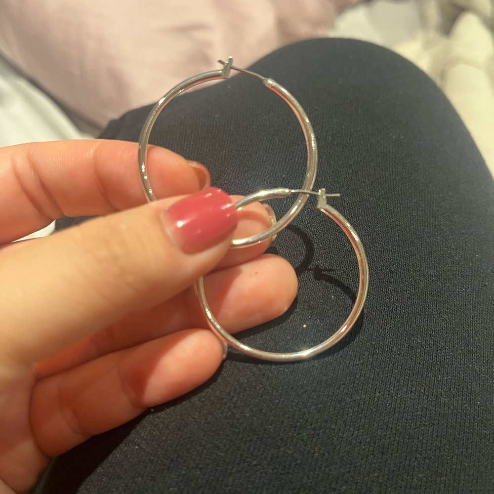 NWOT 1.5 inch Silver Hoop Earrings